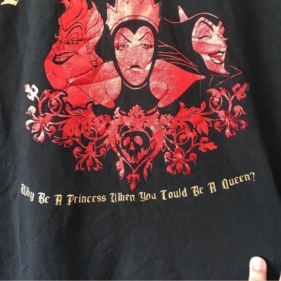 WOMEN’S Disney witches T-shirt. Women’s size XL. - Picture 3 of 4